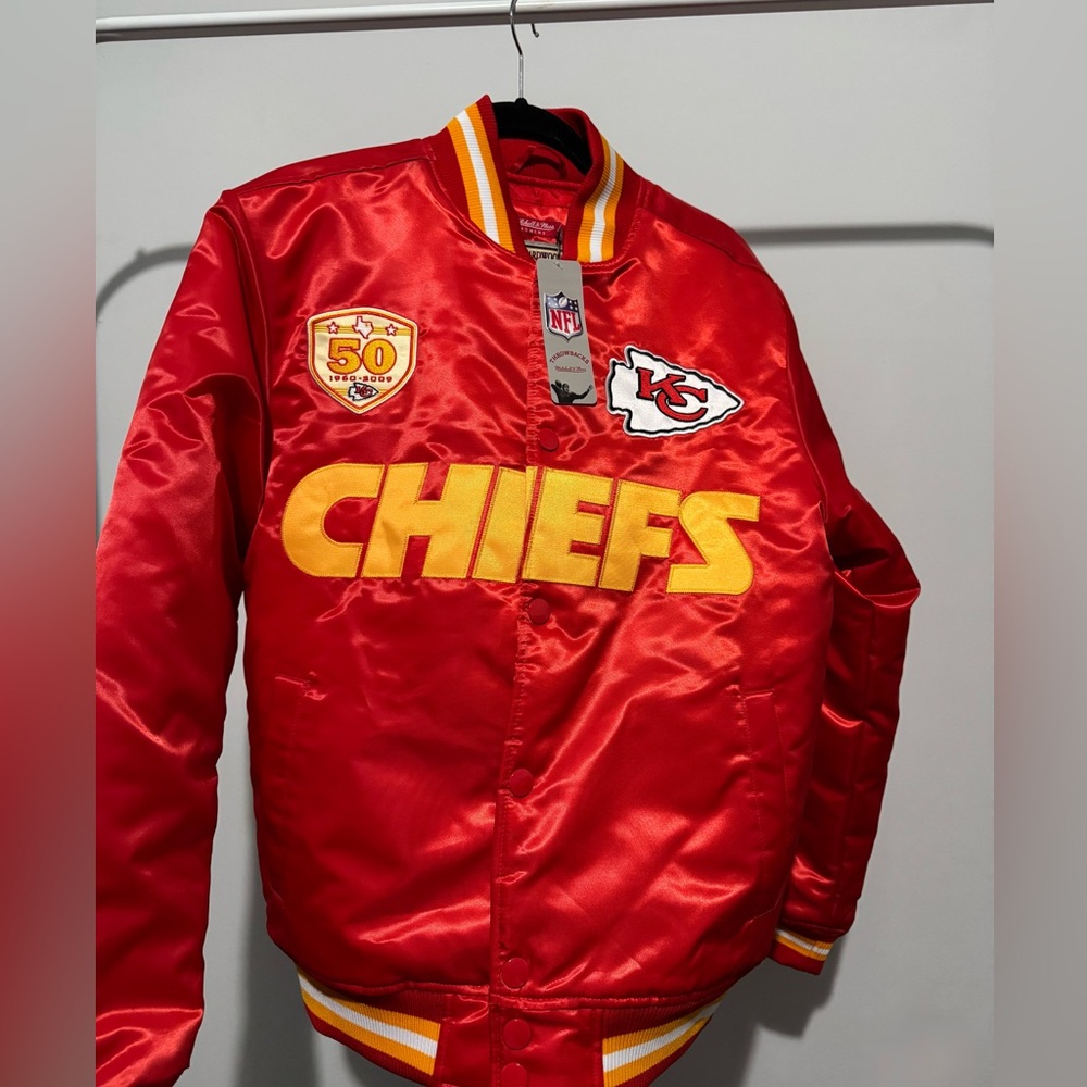 Mitchell & Ness Women’s Medium bomber jacket.